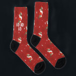 Fun Dog Santa Claus Pattern Red Christmas Socken<br><div class="desc">Ein lustiger Weg,  die Weihnachtszeit mit diesem niedlichen Hundetipp Weihnachtsmann hat Socken in Rot mit einem Ho geklopft! Ho! Ho! Schrei! Text kann nach Ihren Vorlieben geändert werden.</div>