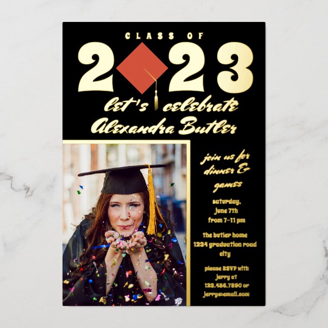 Fun Facts Foto Bold Script Class 2023 Abschluss Folieneinladung (Vorderseite)
