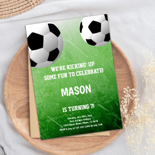 Fun Green Football Party Design Einladung