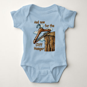 Fun Image of Cliff Hanger with Playful Wordplay Baby Strampler
