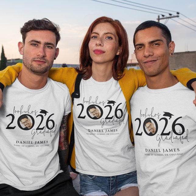 Fun Look who's Graduated Photo Graduation T-Shirt (Von Creator hochgeladen)
