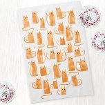Fun Orange Ginger Cat Geschirrtuch<br><div class="desc">Spaß kleine Aquarellginger Orangenkatzen. Originelle Kunst von Nic Squirrell.</div>