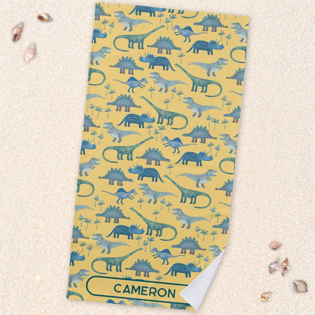 Fun Personalized Name Dinosaur Pattern Strandtuch (Fun prehistoric dinosaur pattern beach towel for paleontologists of all ages)