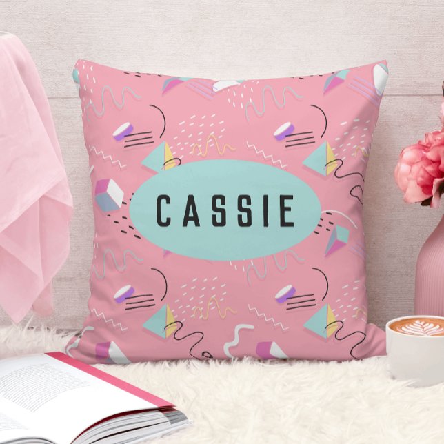 Fun Pink Throwback Graphics der 1990er Jahre Kissen (Von Creator hochgeladen)