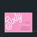 Fun Pink und White Script 60. Geburtstag Einladung<br><div class="desc">Eleganter Spaß Pink und White Script 60. Geburtstag Einladung Ihre Gäste werden wissen,  dass dies ein besonderes Party,  wenn Sie nur auf diese Einladung!</div>