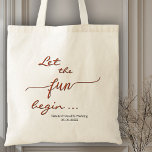 Fun Red Script Simple Wedding Tote Bag Tragetasche<br><div class="desc">Eine bezaubernde und raffinierte Tasche mit rotem Schriftzeichen. Es ist eine exquisite Wahl für eine Hochzeit oder ein Geburtstagsgeschenk für sie.</div>