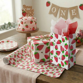 Fun Red Strawberry and Bee Gift Bag Mittlere Geschenktüte