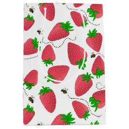 Fun Red Strawberry and Bee Gift Bag Mittlere Geschenktüte