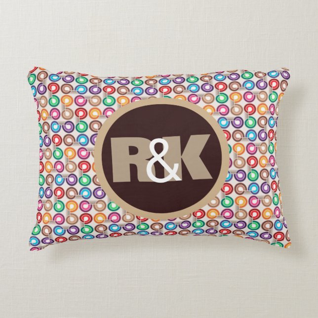 Fun Retro-Kreise mit Paaren Monogramm Dekokissen (Vorderseite)