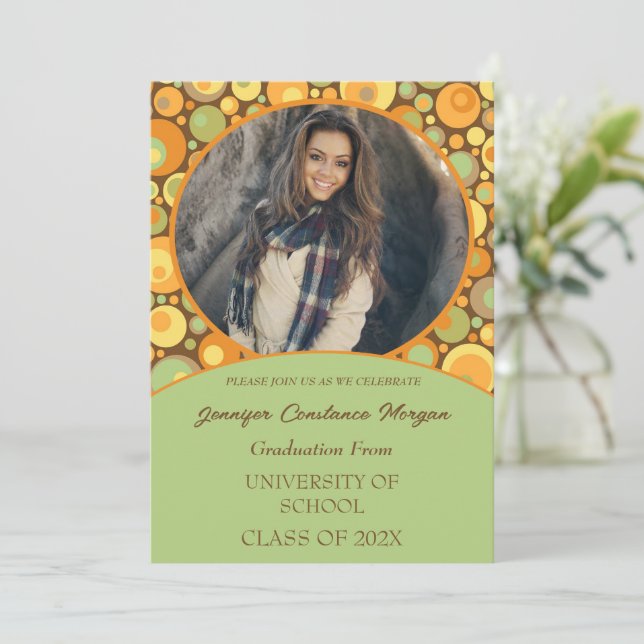 Fun Retro Photo Graduation Invitation (Debout devant)