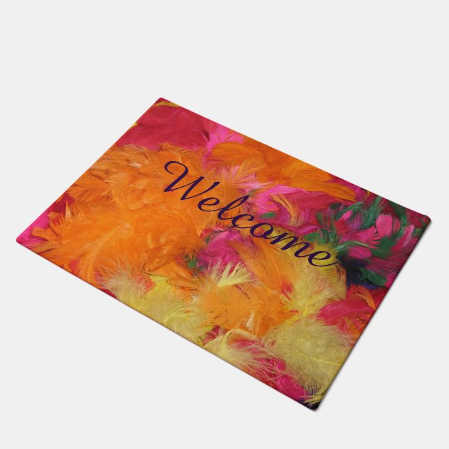 Fun Rosa, Orange Feathers Welcome Doormat Fußmatte (Schrägansicht)