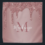 Fun Rose Gold Sparkle Glitzer Tropfen Monogramm Halstuch<br><div class="desc">Fun Rose Gold Sparkle Glitzer Tropfen Monogram Bandana mit Mode Imitats rot Rosa/Rose Gold Glitzer Tropfen auf einem schicken Hintergrund mit Ihrem eigenen Monogramm und Namen. Bitte kontaktieren Sie uns unter cedarandstring@gmail.com ,  wenn Sie Hilfe beim Design oder den passenden Produkten benötigen.</div>
