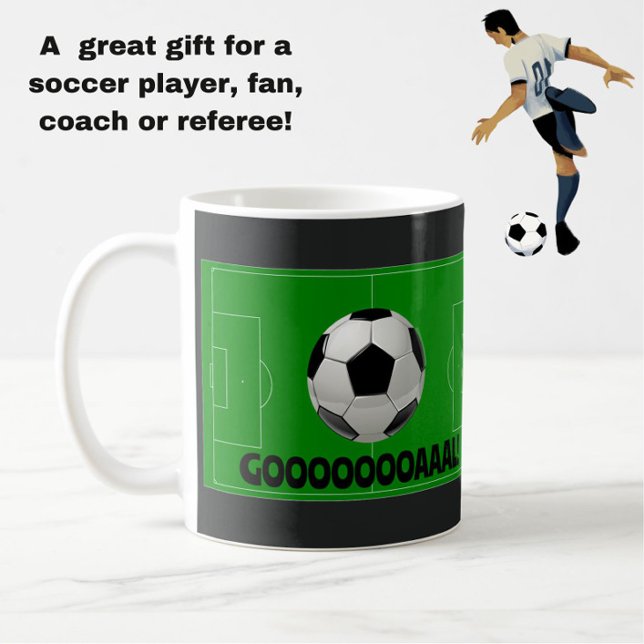 Fun Soccer Ball und Pitch GOAL! (Fußball) Kaffeetasse (A fun black, white and green soccer ball mug celebrating goals!)