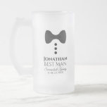 Fun Trauzeuge Black Krawatte Tuxedo Mattierte Bier Mattglas Bierglas<br><div class="desc">Diese lustige mattierte Bier-Tasse ist als Geschenk oder Gutes für Ihren Trauzeuge konzipiert. Es zeigt ein Bild einer schwarzen Bogen-Krawatte mit drei Tasten, die einem Tuxedo ähneln. Der Text lautet "Trauzeuge" und hat einen Platz für seinen Namen, die Namen des Paares und das Hochzeitstag. Ein guter Weg, um ihm dafür...</div>