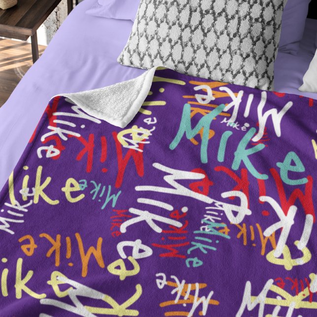 Fun Typografie Städtische bunte Graffiti auf Lila Fleecedecke (Von Creator hochgeladen)