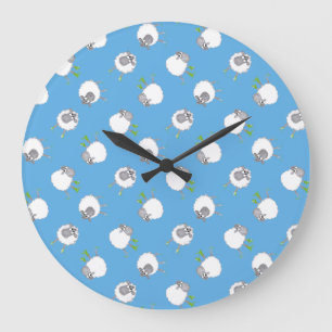 Fun Welsh Sheep Muster auf Sky Blue Background Große Wanduhr