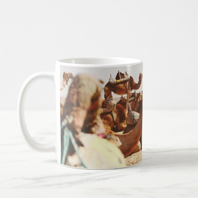 FÜNF KAMEL AUF DEM FELD KAFFEETASSE (Links)