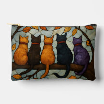 Fünf Katzen auf einem Baumzweig im Buntglasstil