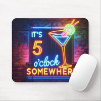Fünf Uhr irgendwo, wo Neon auf Stein unterschreibt