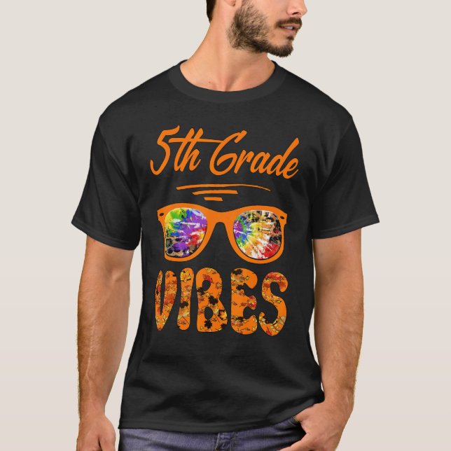 Fünfte Klasse Vibes Niedliche Krawatte Die Fall Te T-Shirt (Vorderseite)