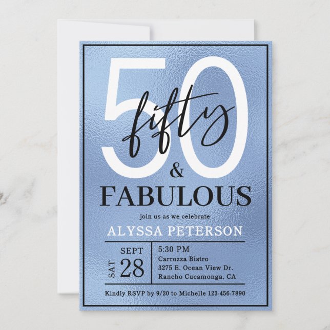 Fünfzig & Fantastisch Dusty Blue Script 50. Geburt Einladung (Vorderseite)