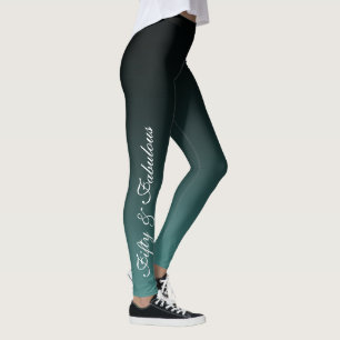 Fünfzig und fabelhaftes Weiß auf aquamarinem u. Leggings