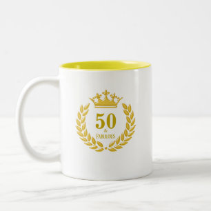 Fünfzig und fantastisch mit Lorbeerkranz und Krone Zweifarbige Tasse