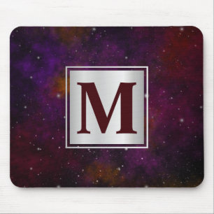 Funkeln auf dem Hintergrund des tiefen Roten Raume Mousepad