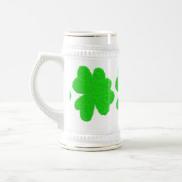 Funkelnd Kleeblatt mit Glück am St. Patrick's Day Bierglas