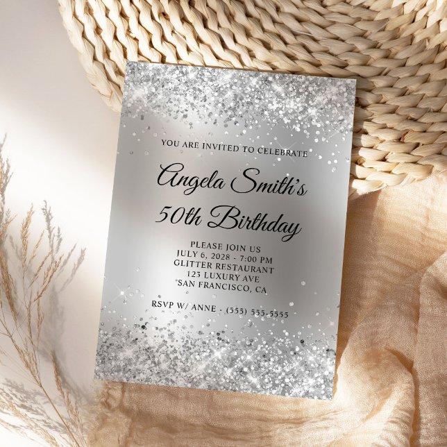 Funkelnd Silver Glitzer Satin Foil 50. Geburtstag Einladung (Create a modern silvery glitter birthday invite.)