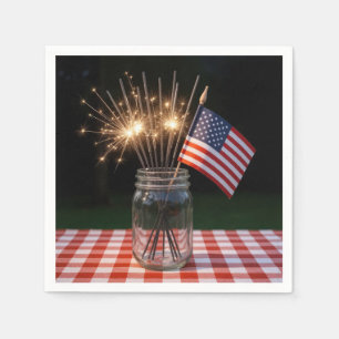 Funkenfeuerwerk zum 4. Juli mit amerikanischer Fla Serviette