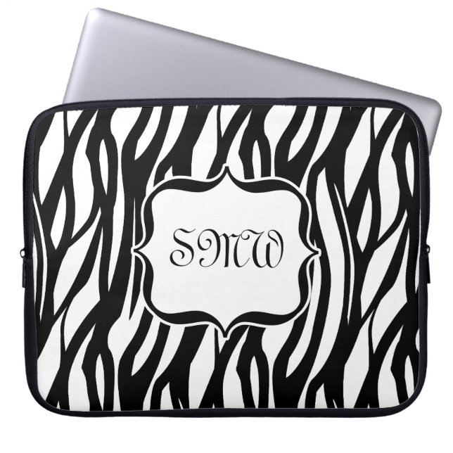 Funky Black/White Zebra Monogramm Laptopschutzhülle (Vorderseite)