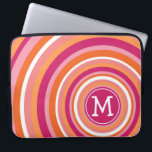 Funky Circle Muster mit Monogramm Laptopschutzhülle<br><div class="desc">Helles und farbenfrohes Design mit vielen Kurven und Punkten. Wenn Sie die Kunst der Veränderung des Schriftartes anpassen müssen,  klicken Sie auf die Schaltfläche Anpassen.</div>