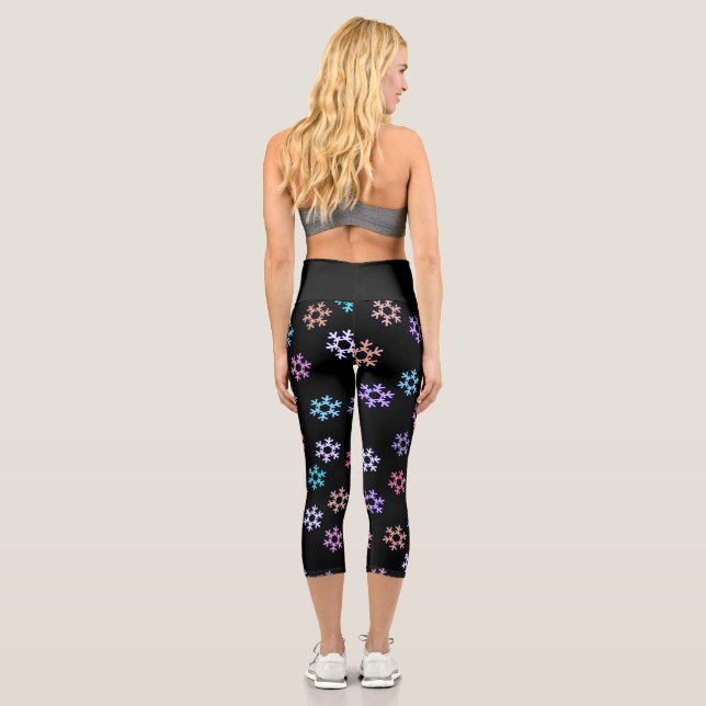 Funky Colorful Snowflakes Pattern Capri Leggings (Rückseite)