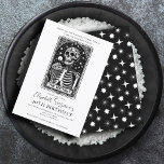 Funny 40. Geburtstag Gotisches Tarot Schwarz Einladung<br><div class="desc">40. Geburtstagsfeier im Stil einer Tarot-Karte,  mit Skelett und Geburtstagskuchen und Kerze,  mit dem Fangen-Satz: vierzig und unterhaltsam für immer,  eine Tarot-Geschichte von Kuchen,  Chaos,  und immer danach. Eine lustige,  kühn gotische okkultistische Erscheinung.</div>