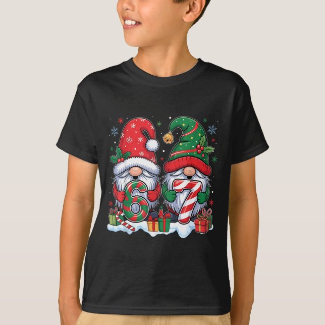 Funny 67 Christmas Pajamas Six Seven Meme 67 Gnome T-Shirt (Vorderseite)
