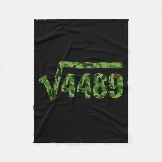 Funny 67 Trendy Square Root 4489 Camo Tee  Fleecedecke (Vorderseite)