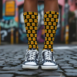 Funny 8-Bit Pixel Art Burger Quirky Geeky Black Socken