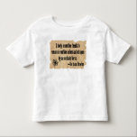 Funny active Kleinkind science Zitat Kleinkind T-shirt<br><div class="desc">Wissenschaftliche Zitate von Isaac Newton: "Ein Körper in Bewegung bleibt tendenziell in Bewegung, wenn er nicht von einer äußeren Kraft bedient wird" ist eine perfekte Erklärung für das aktive Verhalten von Kleinkindern! Das lustige Hemd ist wirklich für die Erwachsenen zu genießen! Historischer Schriftart auf zerrissenem Pergamentpapier sieht Hintergrund mit Wissenschaftssymbol...</div>