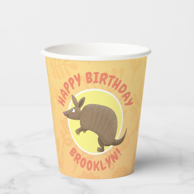 Funny armadillo zum Geburtstag Cartoon Pappbecher (Vorderseite)