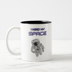 Funny Astronaut - Ich brauche meinen Raum Zweifarbige Tasse