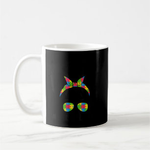 Funny Autismus Mama Messy Bun Shirt für Frauen. Di Kaffeetasse