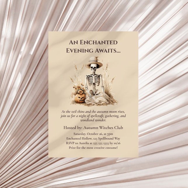Funny Autumn Skeleton - Hexchy Fall Ansammlung Einladung (Funny Autumn Skeleton – Witchy Fall Gathering Invitation on a boho neutral dry palm leaf)