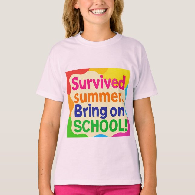 Funny Back to School Kids T-Shirt – "Survived Summ (Vorderseite)
