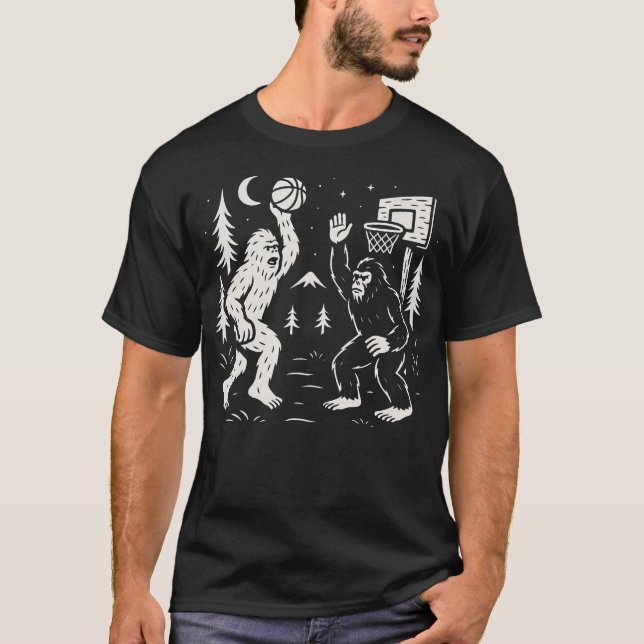Funny Bigfoot And Yeti Playing Basketball In The F T-Shirt (Vorderseite)