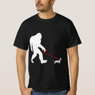 Funny Bigfoot Sasquatch Walking Dackel Weiner D T-Shirt