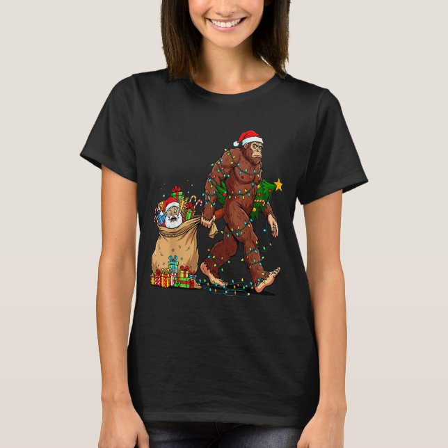 Funny Bigfoot Steals Santa &amp; Xmas Tree - Chris T-Shirt (Vorderseite)