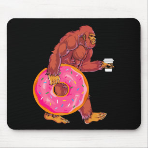 Funny Bigfoot Wandern mit großer Donut und Kaffee Mousepad