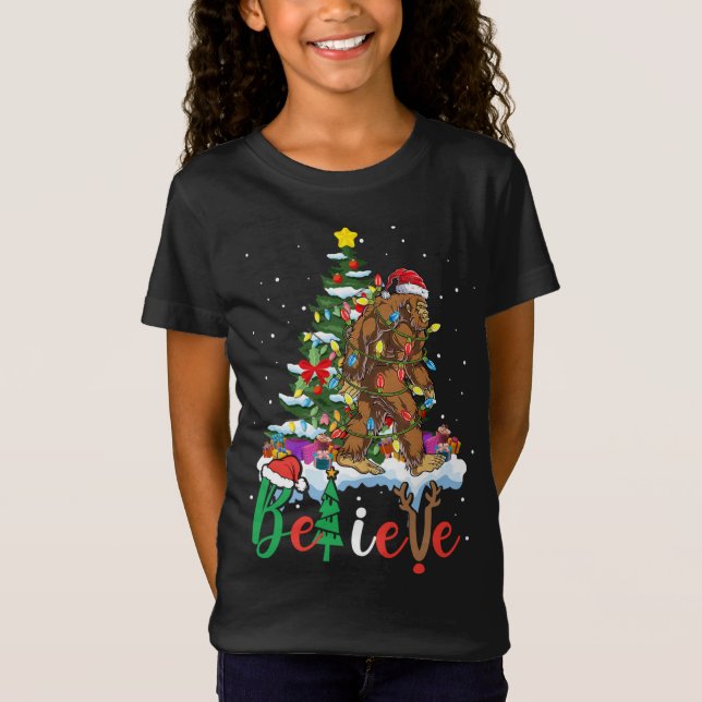 Funny Bigfoot Weihnachtsbaum Lichter Xmas Sasquatc T-Shirt (Vorderseite)