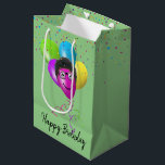 Funny Birthday Balloon Face on Green Mittlere Geschenktüte<br><div class="desc">Farbenfrohe Konfetti- und Geburtstagsballons mit kinkigem Haar und Gläsern auf grünem Hintergrund. Die Hintergrundfarbe kann geändert werden.</div>